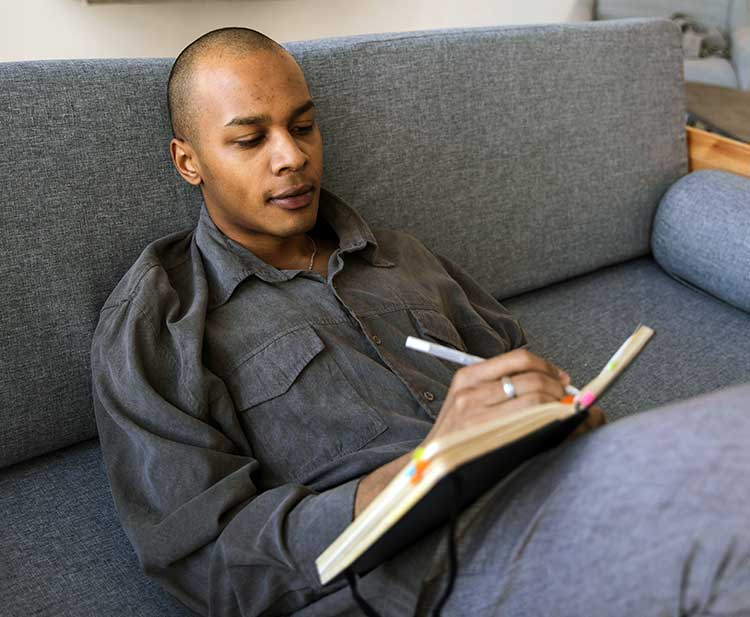 BLOGPOST_GratitudeJournaling_11242025_s.jpg BLOGPOST_GratitudeJournaling_11242025_s.jpg